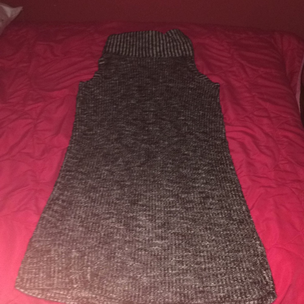 turtle neck sleeveless dress😋